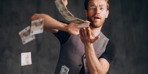 Psychologia pieniędzy – dlaczego tak trudno nam je oszczędzać?
