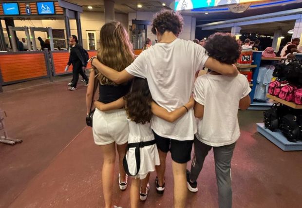 Cómo Paulina Amozurrutia, madre y esposa, lucha contra el abuso sexual y la hipersexualización