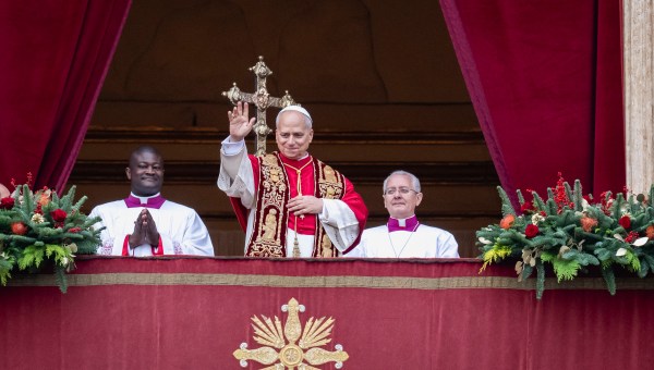 pope-leo-xiv-Christmas-urbi-et-orbi-st.-peters-square