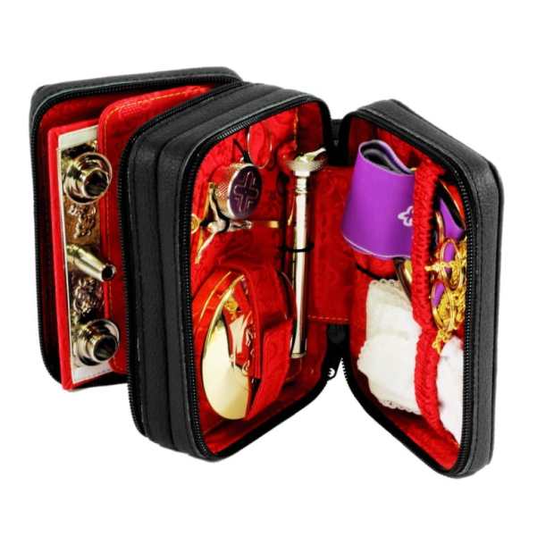 „Mały ksiądz” przenośny zestaw do odprawiania mszy