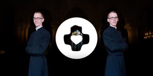 Księża bliźniacy ewangelizują w sieci. Projekt „Oto idę”