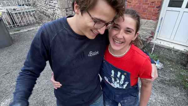 Corner Item Image - Zaręczone w wieku 20 lat: opowiadają o przygotowaniach do ślubu na Instagramie