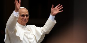 Anioł Pański z Leonem: Światło przemienienia rozprasza ciemność historii