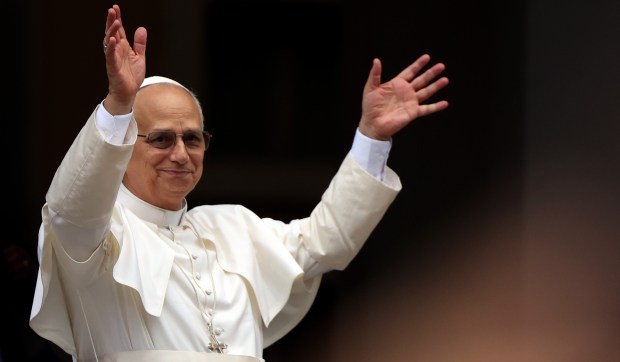 Corner Hero Image - Anioł Pański z Leonem: Światło przemienienia rozprasza ciemność historii