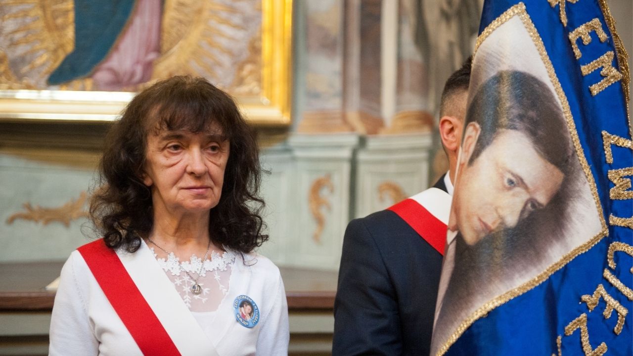 {"rendered":"320 kilometr\u00f3w modlitwy za Polsk\u0119. \u015awiadectwo Iwony Nawrockiej, uczennicy ks. Jerzego Popie\u0142uszki [GALERIA]"}