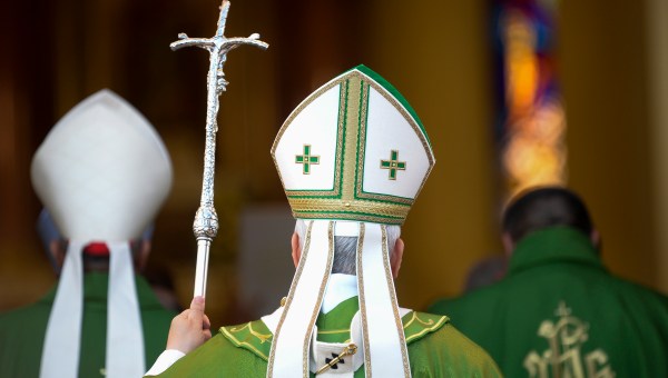 Corner Item Image - „Anioły papieża”: kto codziennie pomaga Leonowi XIV?