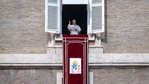 pope-leo-xiv--sunday-angelus-prayer-apostolic-palace