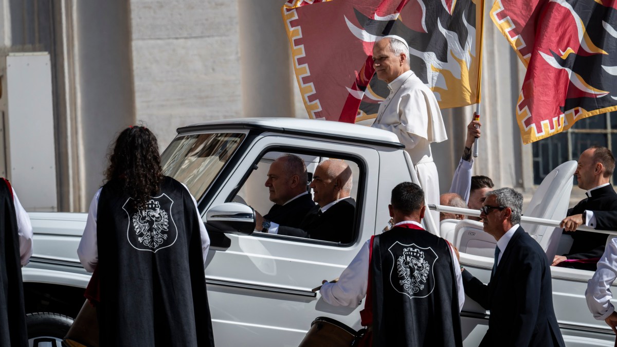 pope-leo-xiv-general-audience-st-peters-square-vatican