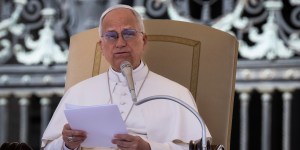 Leon XIV: Żadna z instytucji kościelnych nie może być absolutyzowana