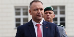 „Małżeństwo nie jest zwykłym wpisem w rejestrze”. Prezydent Nawrocki zawetował szybkie rozwody