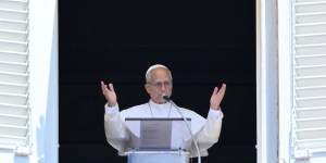 Anioł Pański z Leonem XIV: „Miłość jest również stratą”