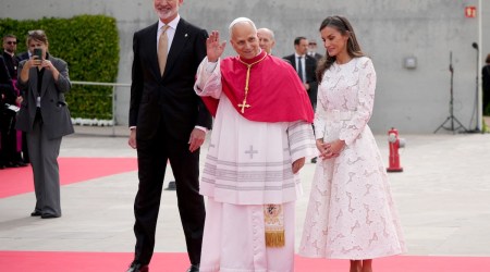 Od pałacu do bezdomnych. Pierwszy dzień papieża Leona XIV w Madrycie pokazał dwie twarze Hiszpanii