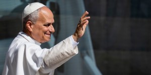 Papież po konsystorzu: Kościół ma słuchać, leczyć rany i budować pokój