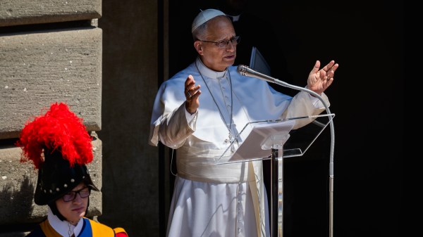 pope-leo-xiv-angelus-castel-gandolfo