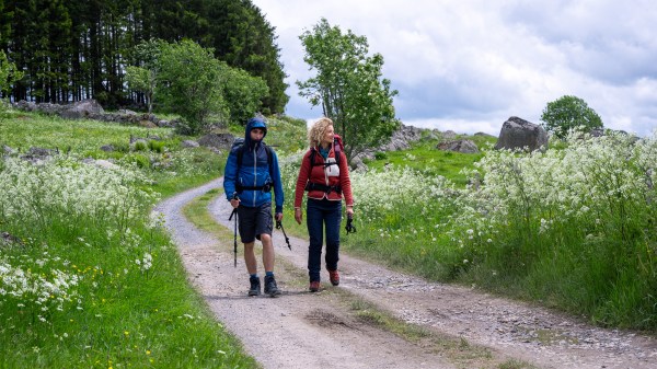 Alexandra Lamy i Julien Le Berre w filmie „Camino dla opornych” w reżyserii Yanna Samuella.