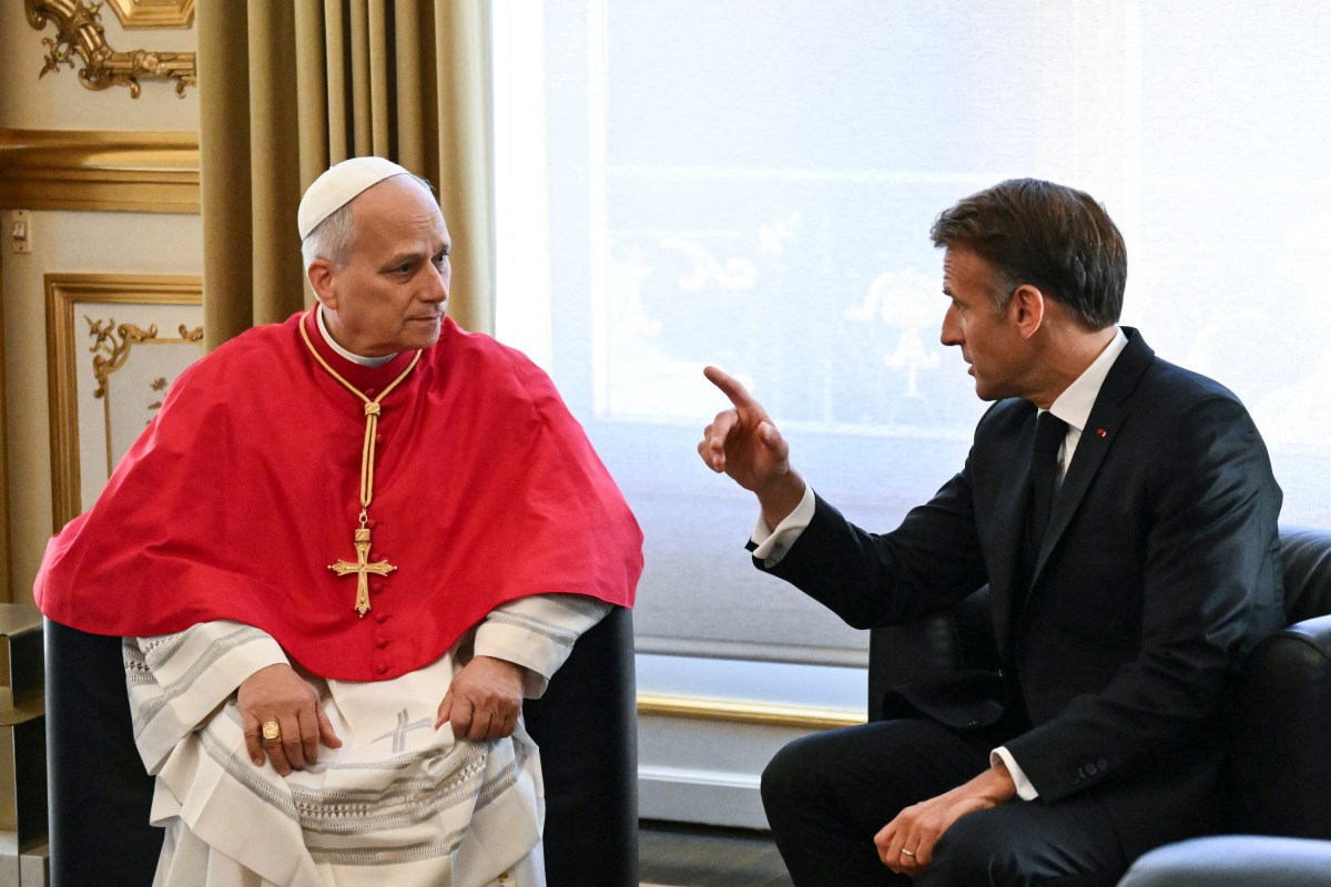 POPESVISITTOFRANCE-01-Pope-Leo-XIV-Macron-Elysee-Presidential-Palace