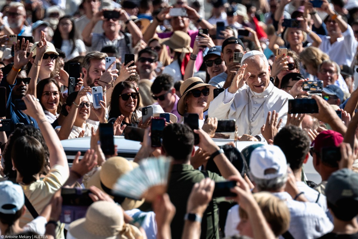 pope-leo-xiv-audience-st-peter-square